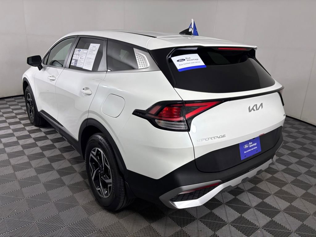 Used 2025 Kia Sportage LX image 5