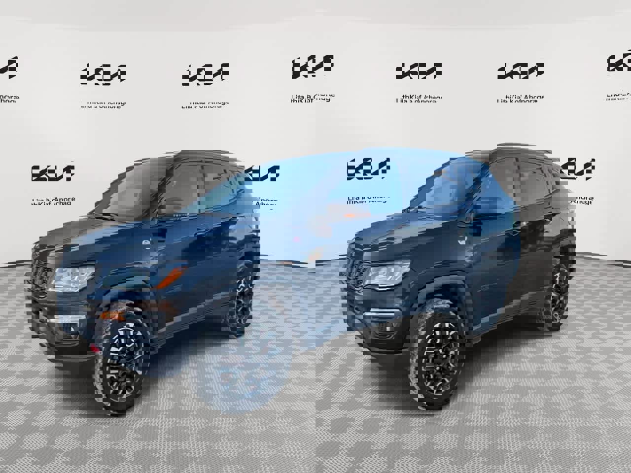 Used 2020 Jeep Compass Trailhawk image 4