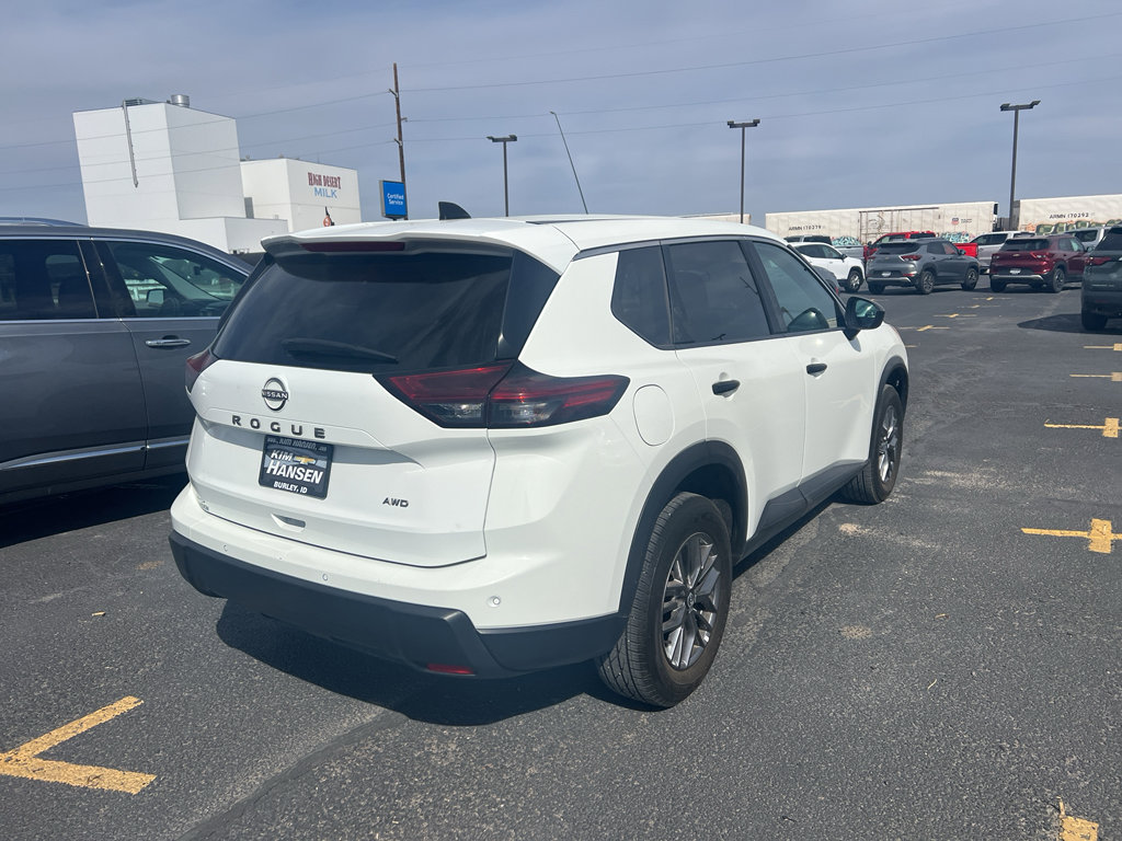Used 2024 Nissan Rogue S AWD/4WD image 4
