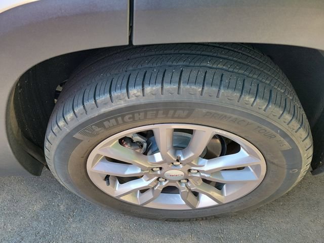 Used 2022 GMC Terrain SLT w/ Infotainment Package II FWD image 7