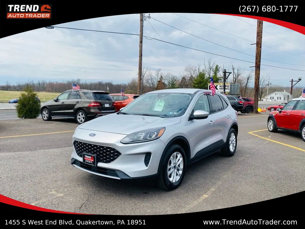 Used 2020 Ford Escape SE image 1