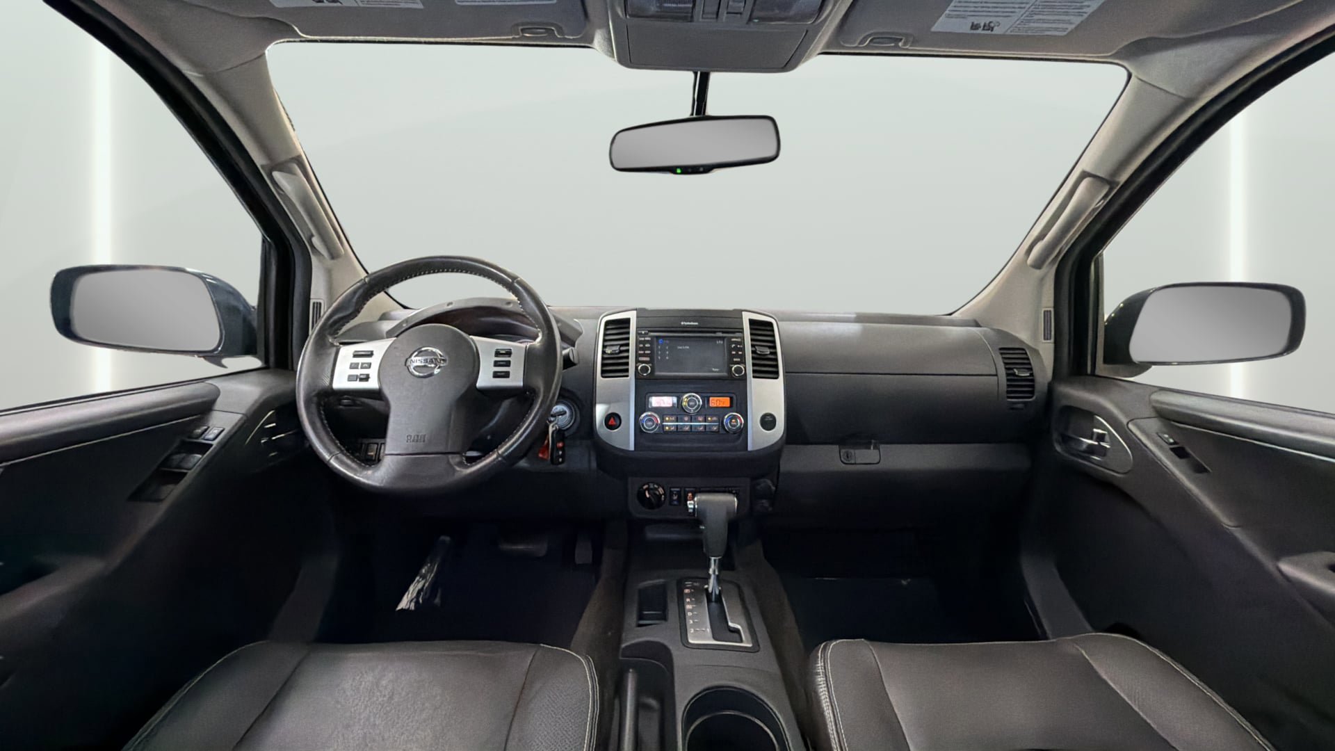 Used 2015 Nissan Frontier PRO-4X w/ Pro-4x Luxury Package AWD/4WD image 31