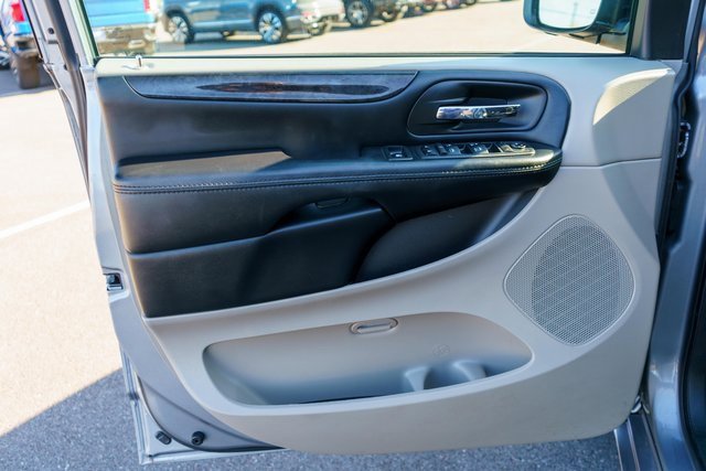 Used 2019 Dodge Grand Caravan SE image 21