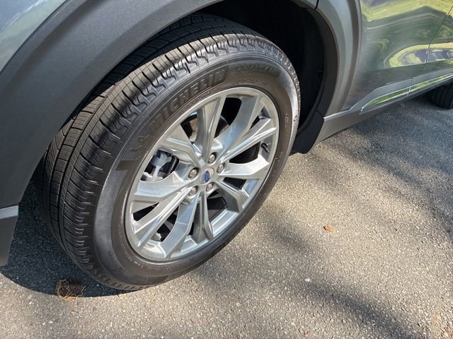 Used 2024 Ford Explorer XLT w/ Equipment Group 202A image 15