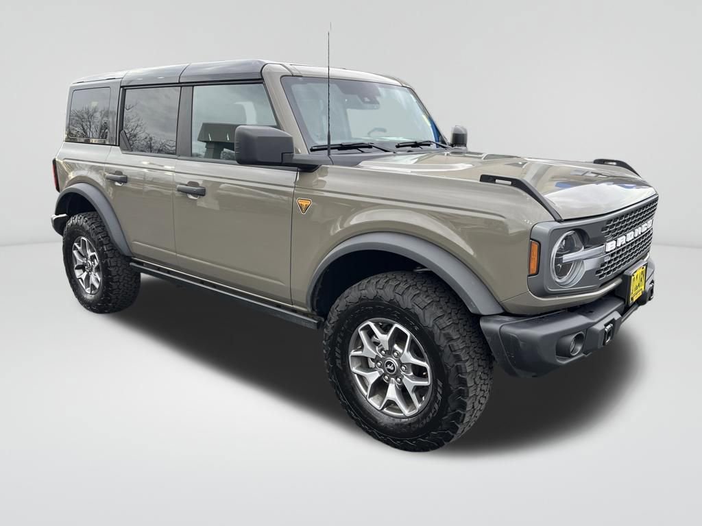 Used 2025 Ford Bronco Badlands image 8