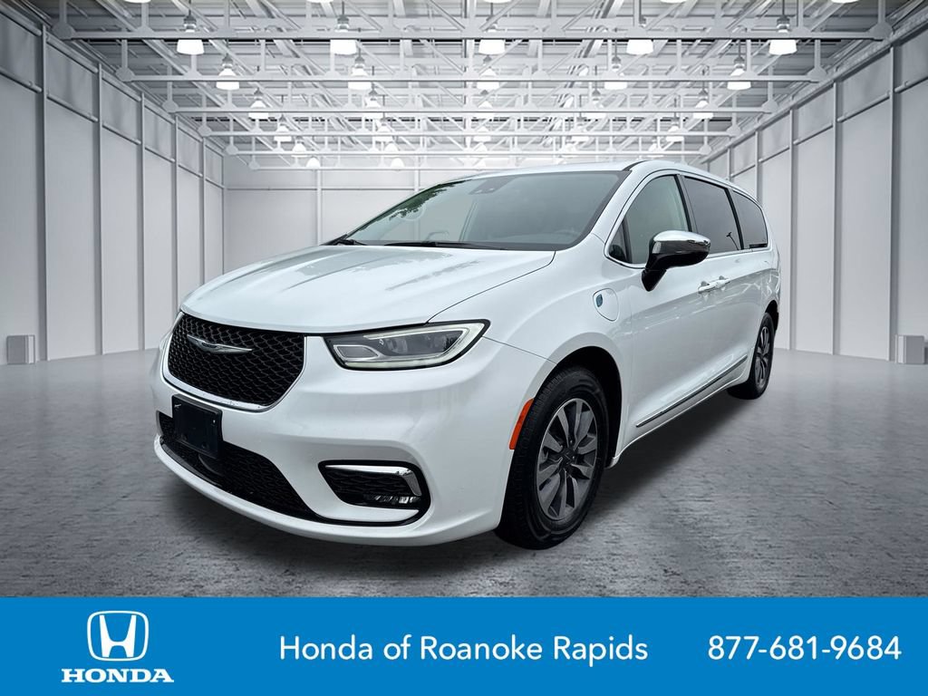Used 2023 Chrysler Pacifica Limited FWD image 3
