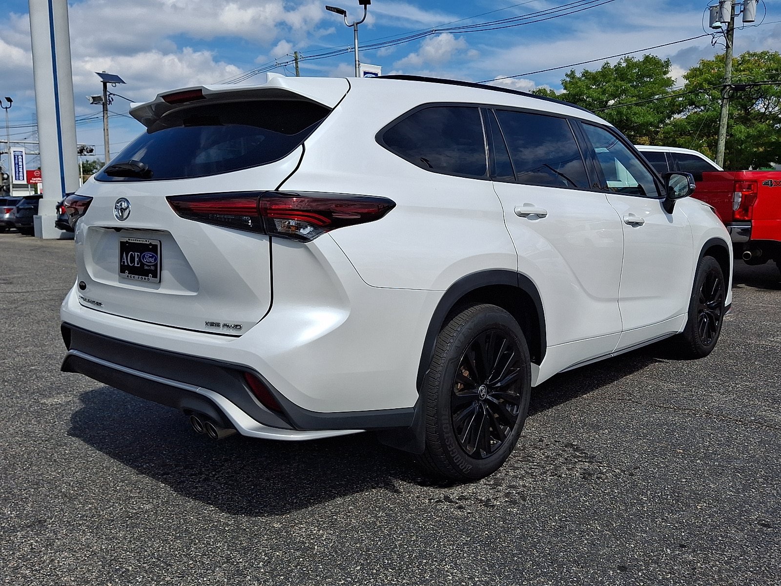 Used 2024 Toyota Highlander XSE AWD/4WD image 6