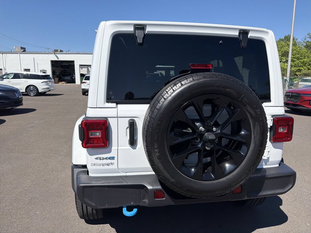 Used 2024 Jeep Wrangler Unlimited Sahara w/ Technology Group AWD/4WD image 4
