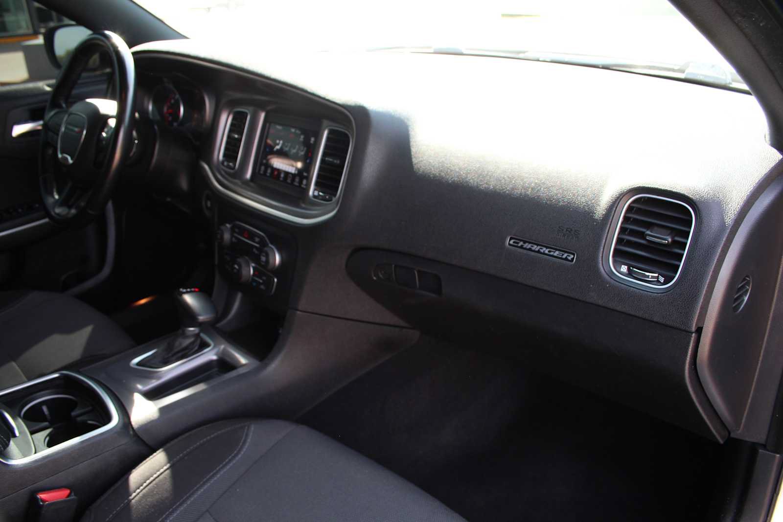 Used 2022 Dodge Charger SXT RWD image 14