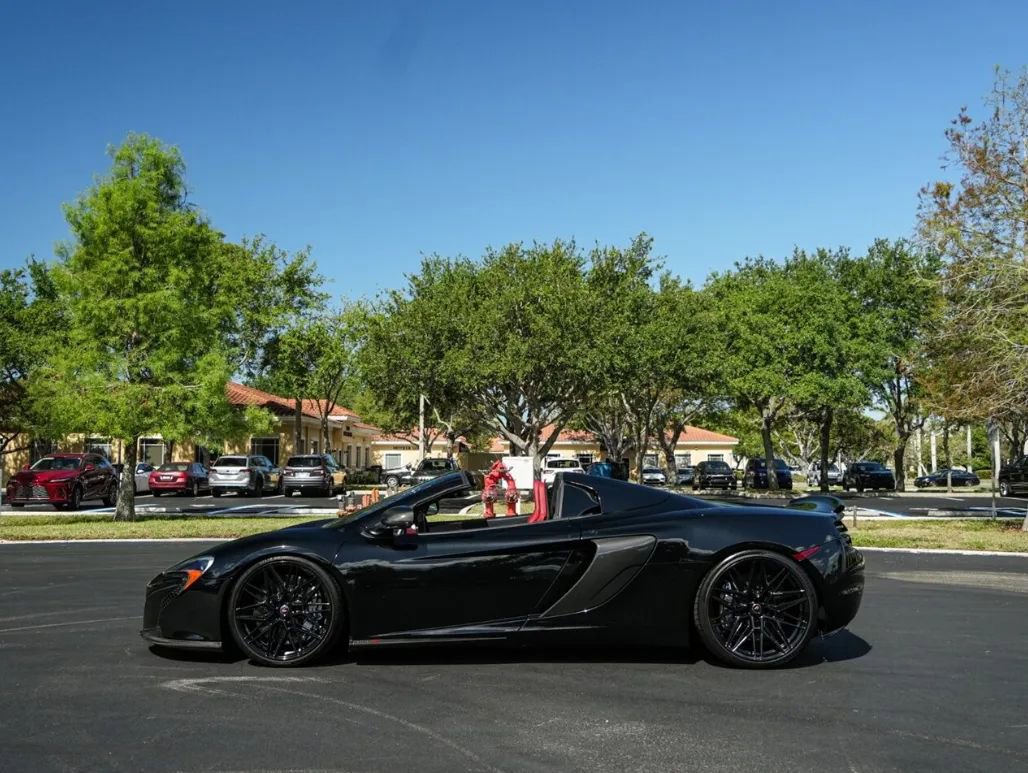Used 2016 McLaren 650S Spider RWD image 5