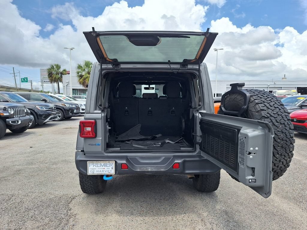 Used 2023 Jeep Wrangler Unlimited Rubicon 4xe w/ Cold Weather Group AWD/4WD image 26