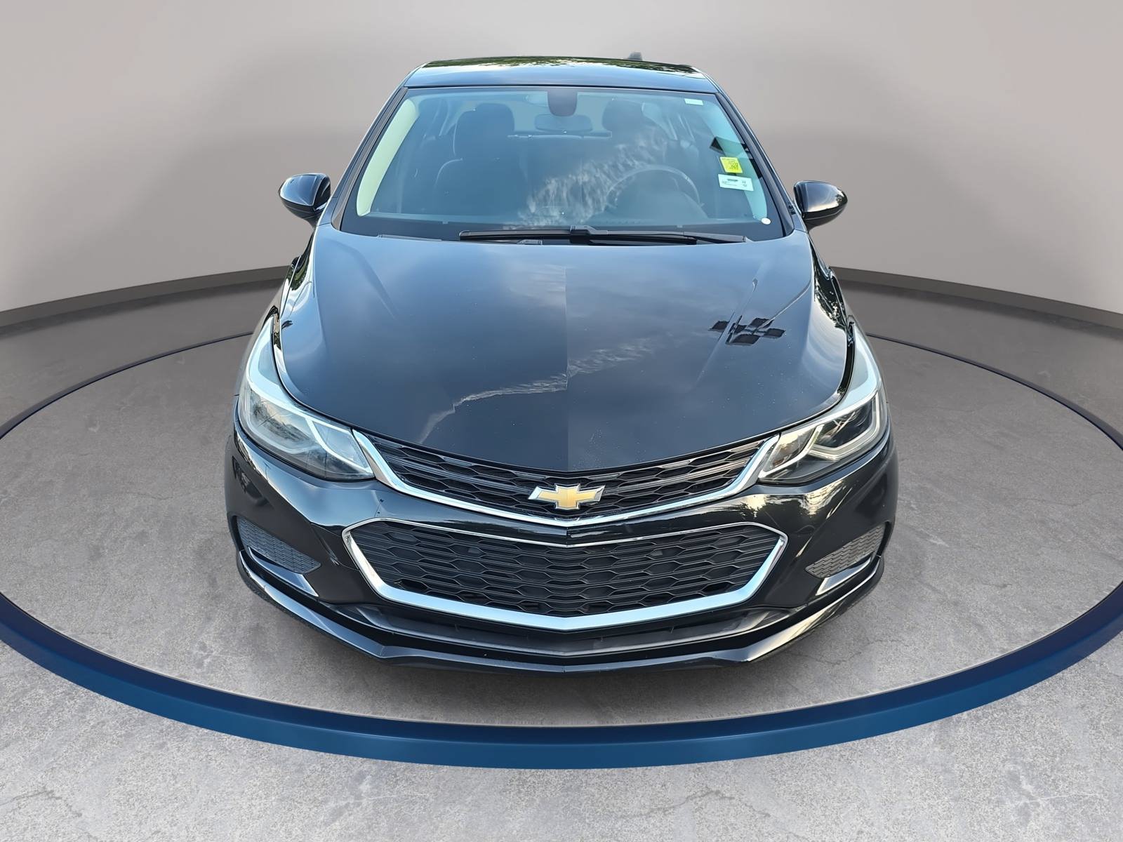 Used 2017 Chevrolet Cruze LT w/ Convenience Package FWD image 2
