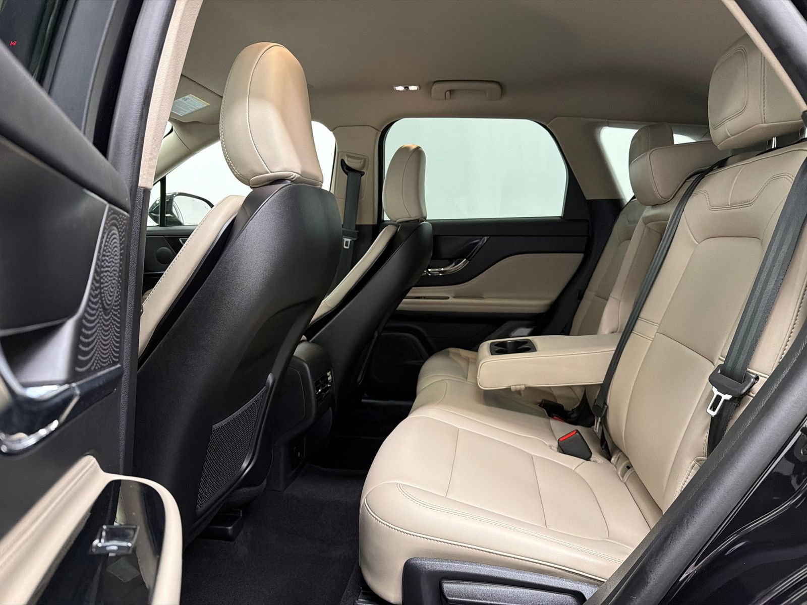 Certified 2025 Lincoln Corsair AWD image 18