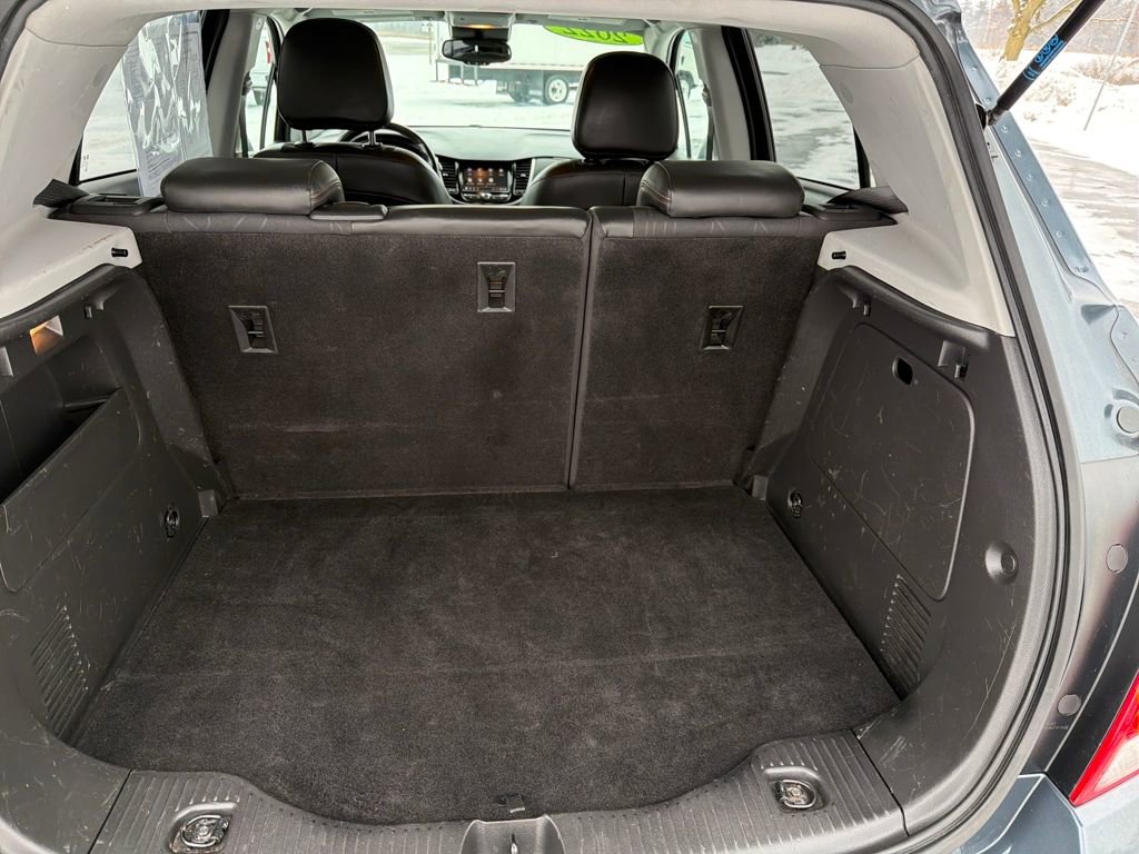 Used 2022 Chevrolet Trax LT w/ LT Convenience Package image 26