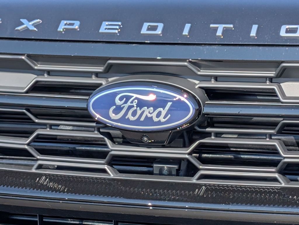 New 2026 Ford Expedition Active image 13