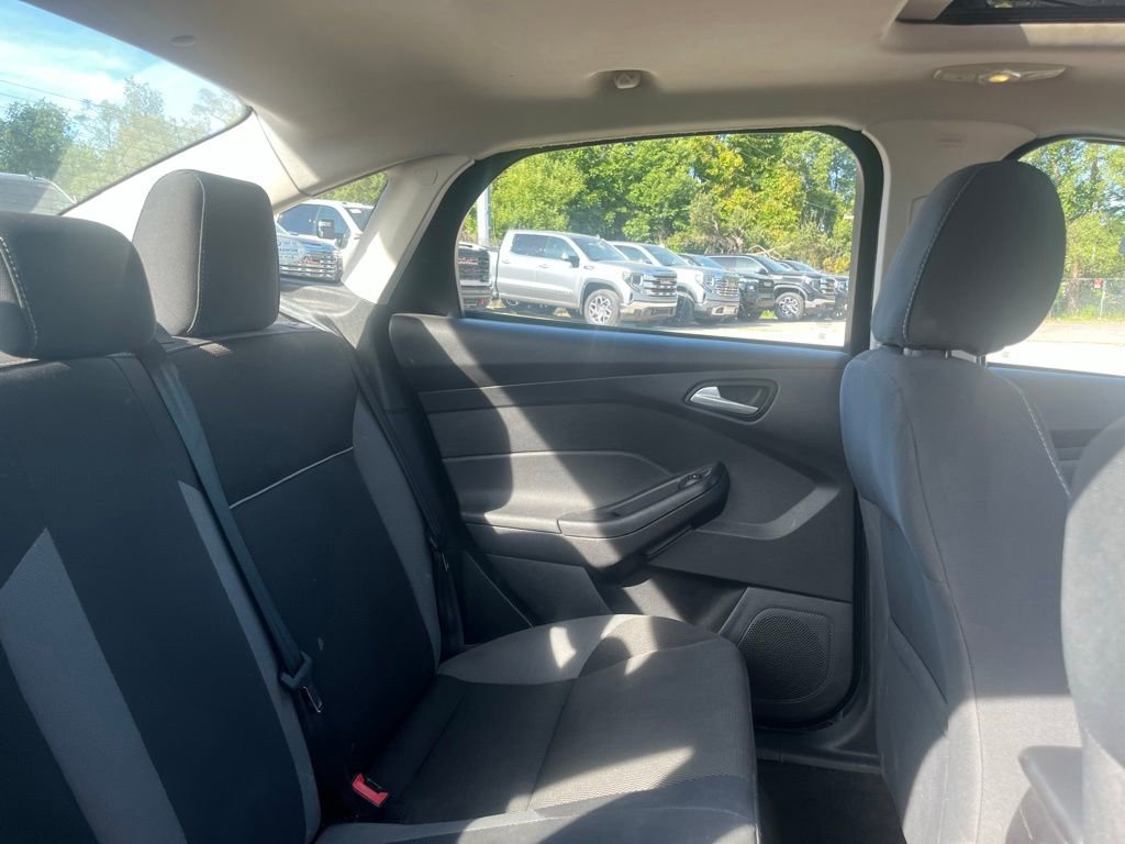 Used 2014 Ford Focus SE FWD image 36