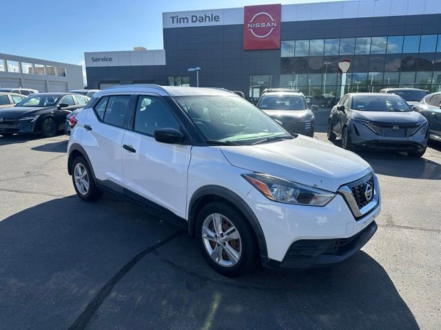 Used 2018 Nissan Kicks S FWD image 1