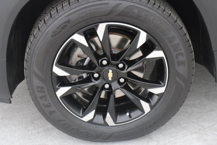 Used 2022 Chevrolet TrailBlazer LT w/ Convenience Package FWD image 9