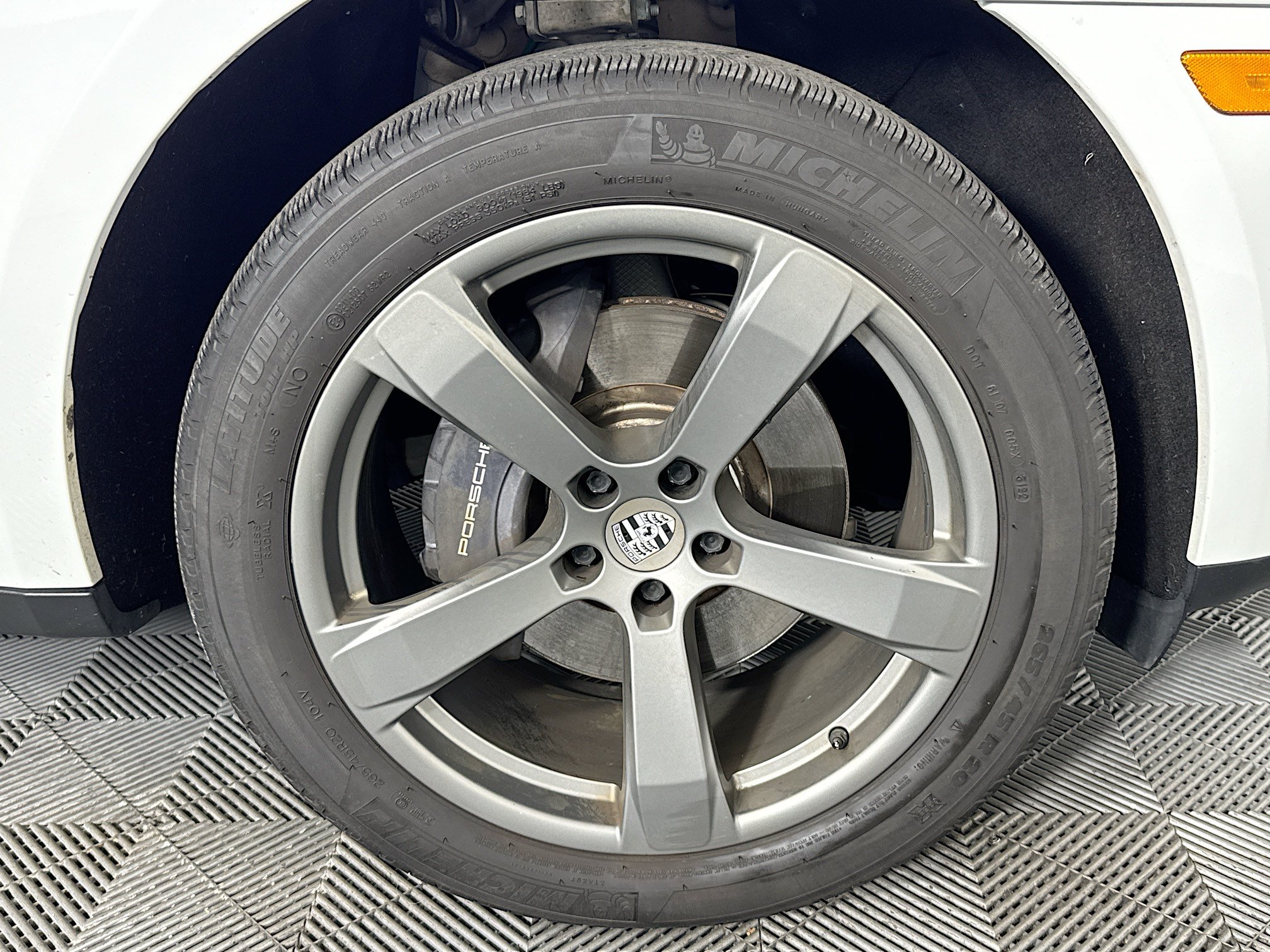 Used 2023 Porsche Macan AWD/4WD image 54