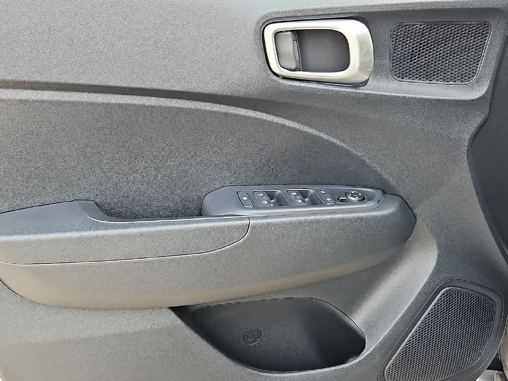 New 2026 Hyundai Venue SEL FWD image 10