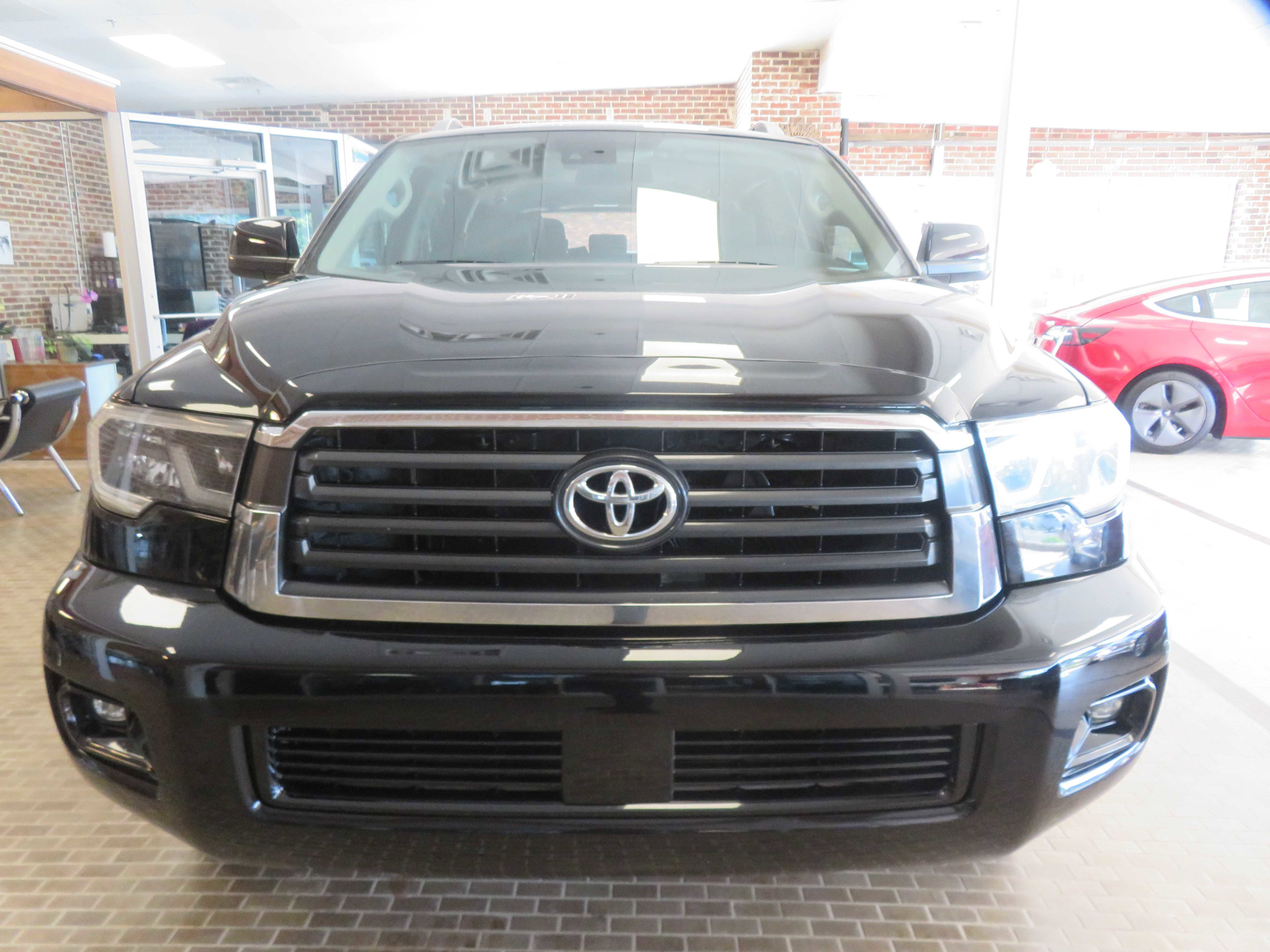 Used 2019 Toyota Sequoia SR5 AWD/4WD image 61