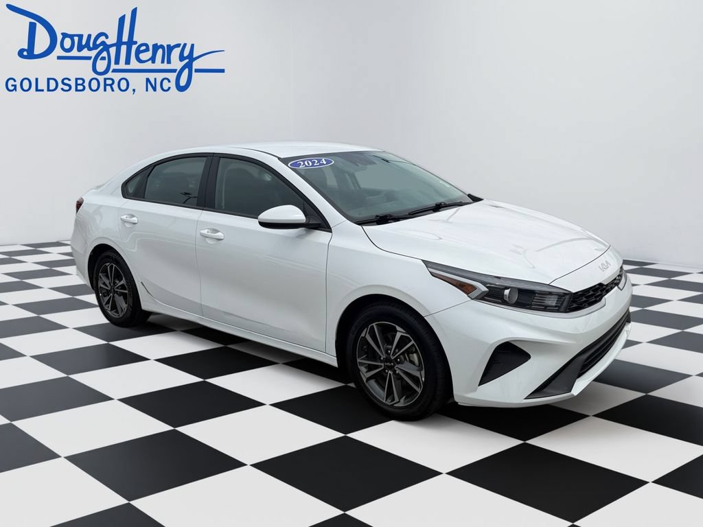 Used 2024 Kia Forte LXS FWD image 7