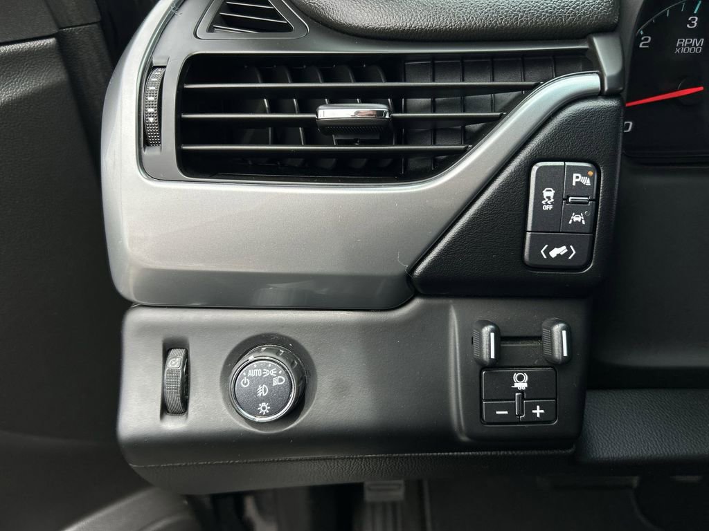 Used 2018 Chevrolet Tahoe LT image 18