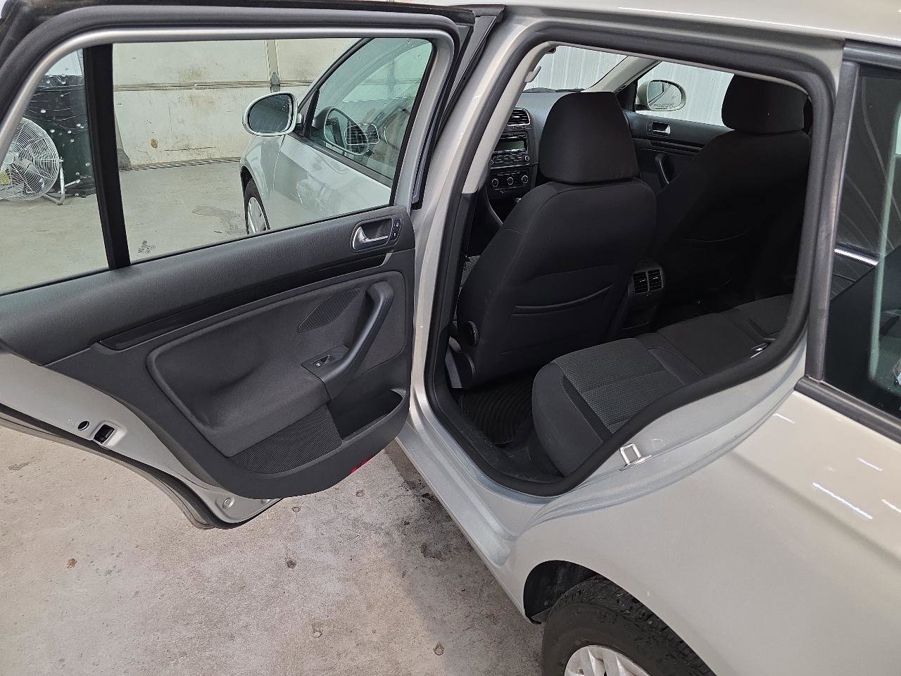 Used 2012 Volkswagen Jetta SE image 25