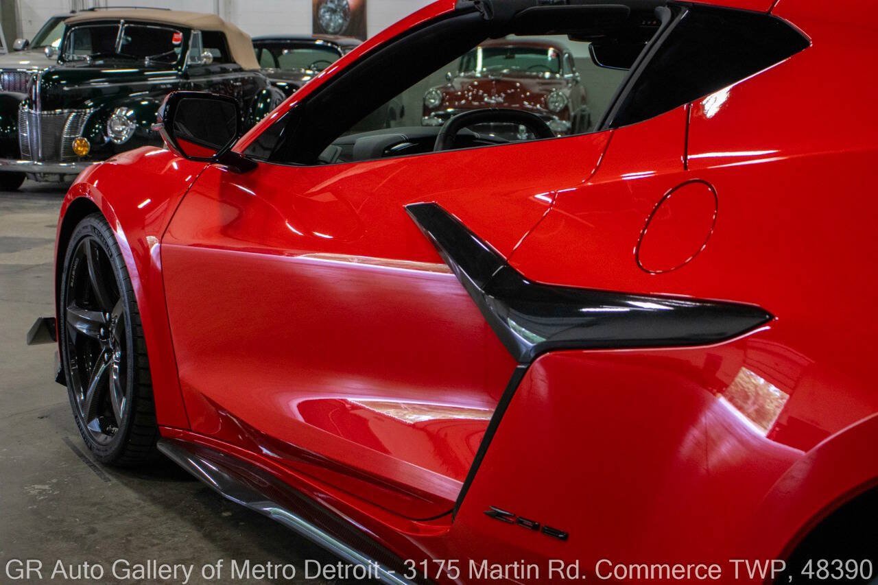 Used 2023 Chevrolet Corvette Z06 w/ Z07 Performance Package RWD image 23