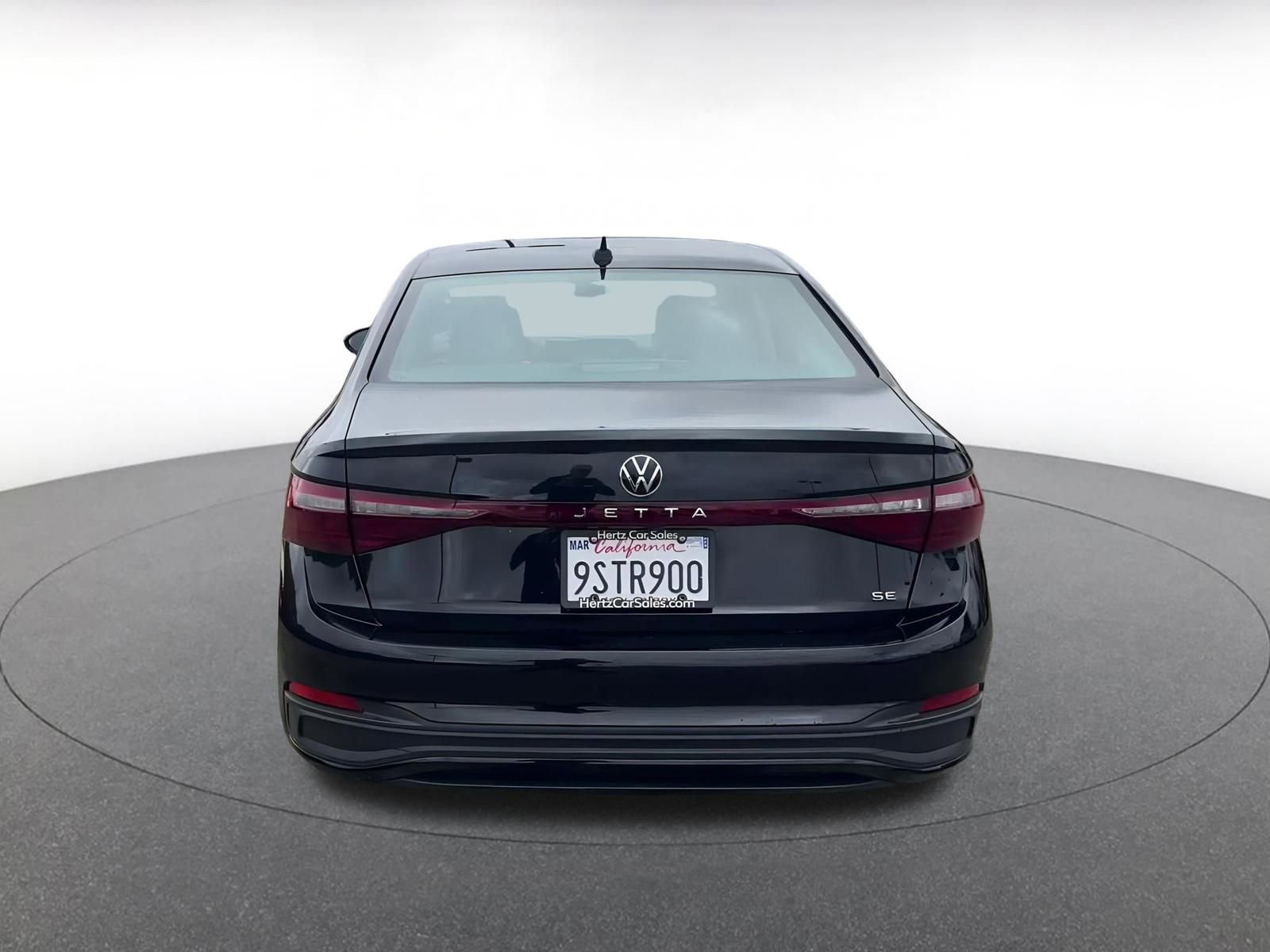 Used 2025 Volkswagen Jetta SE image 12