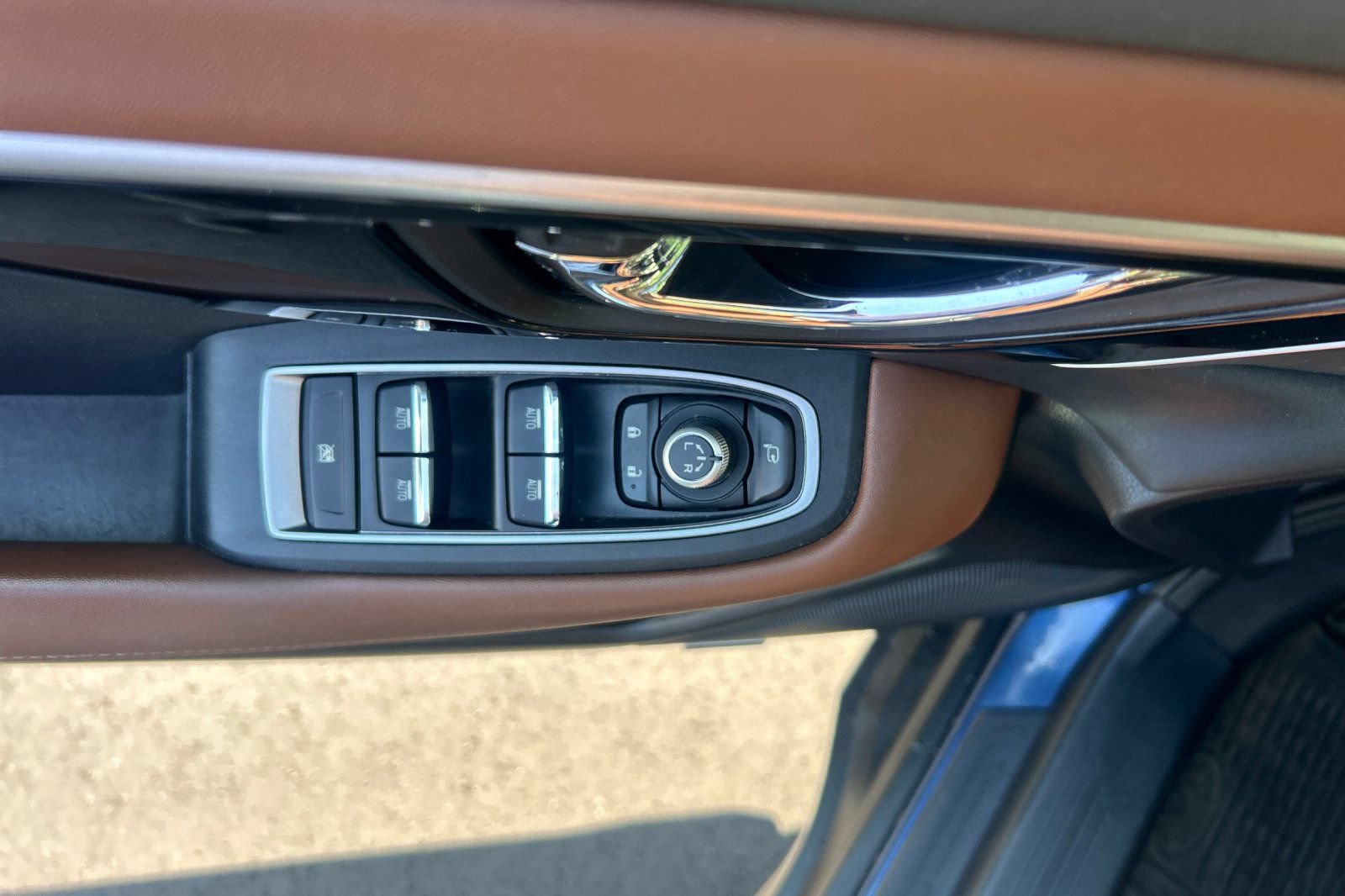 Used 2021 Subaru Outback Touring AWD/4WD image 11