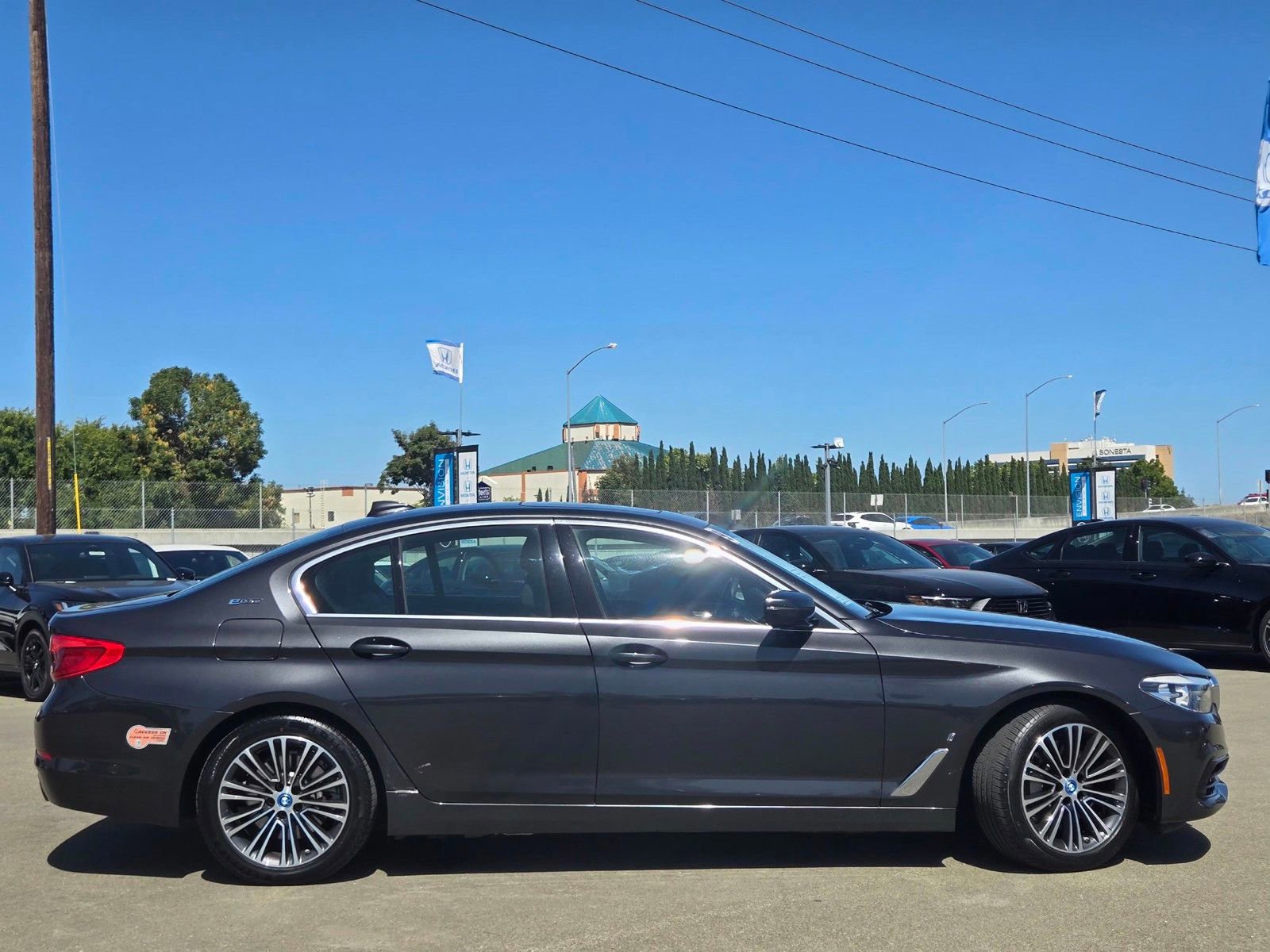 Used 2019 BMW 530e xDrive w/ Convenience Package AWD/4WD image 8
