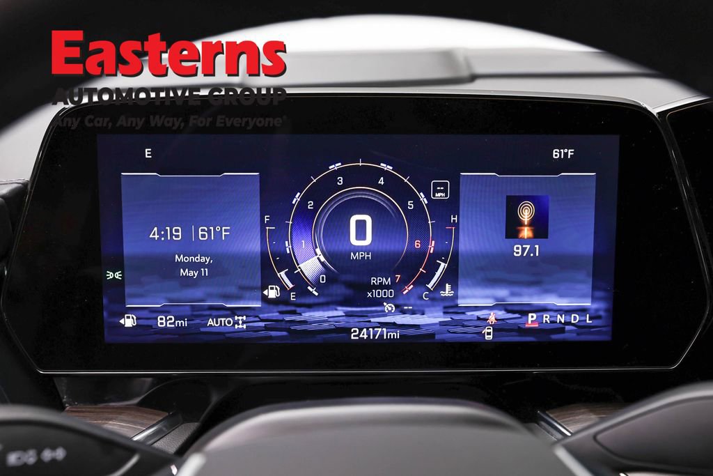 Used 2025 Chevrolet Suburban Z71 AWD/4WD image 12