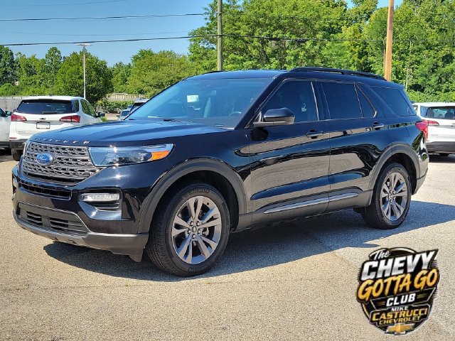 Used 2022 Ford Explorer XLT w/ Equipment Group 202A AWD/4WD image 1