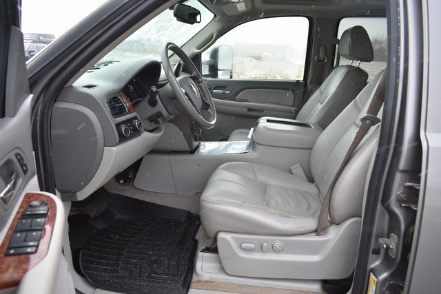 Used 2007 Chevrolet Suburban LT image 9