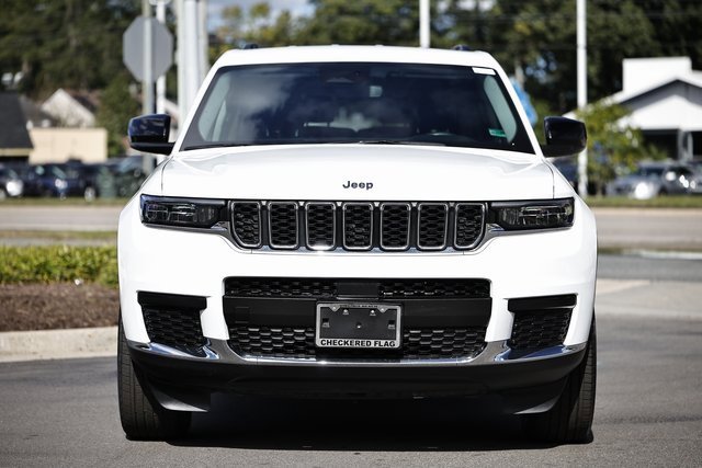 Used 2023 Jeep Grand Cherokee L Laredo image 15