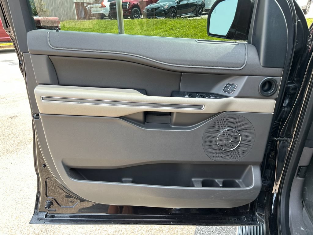 Certified 2019 Ford Expedition Max XLT w/ Equipment Group 202A RWD image 9