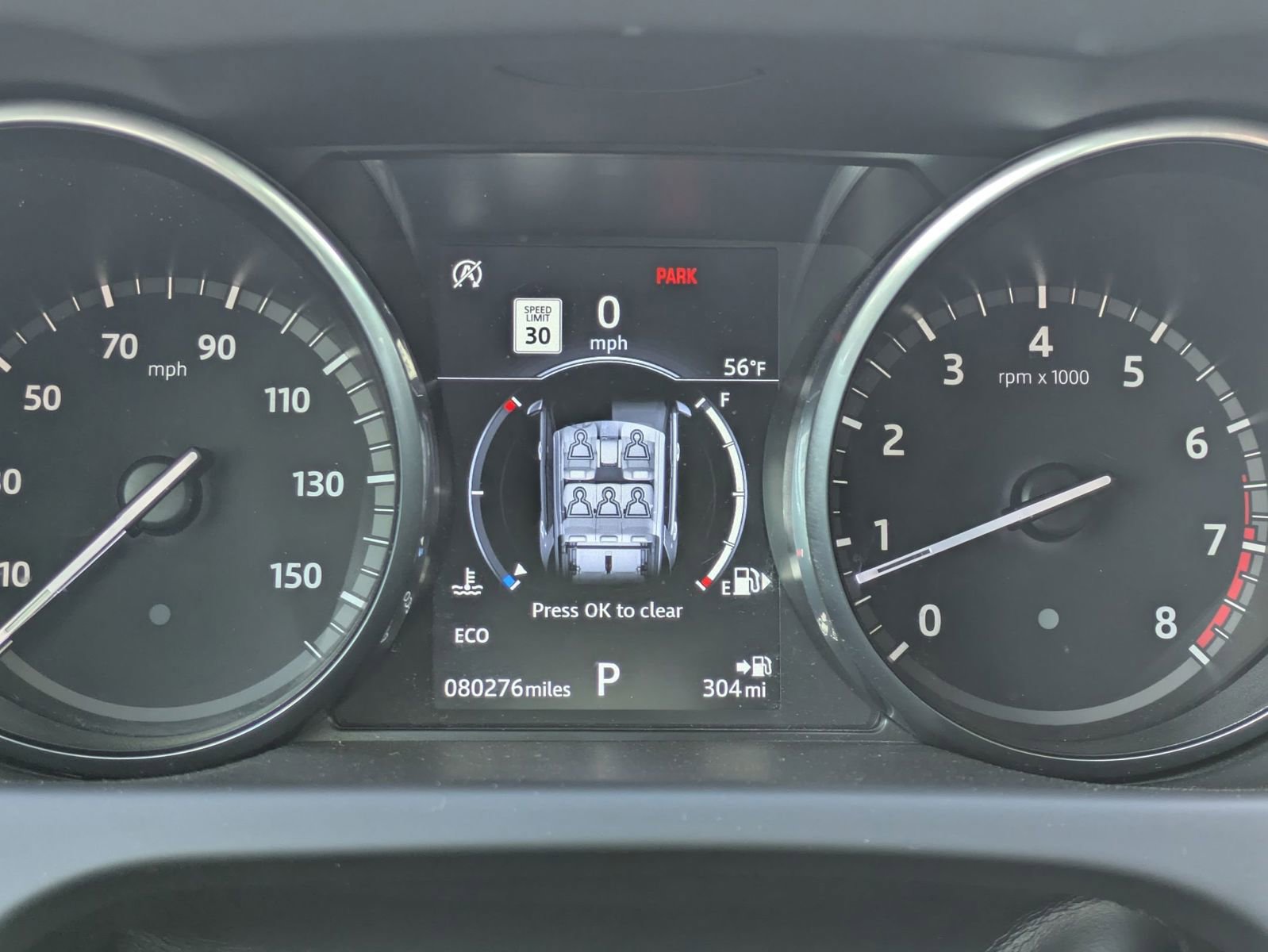 Used 2018 Land Rover Discovery Sport HSE image 19