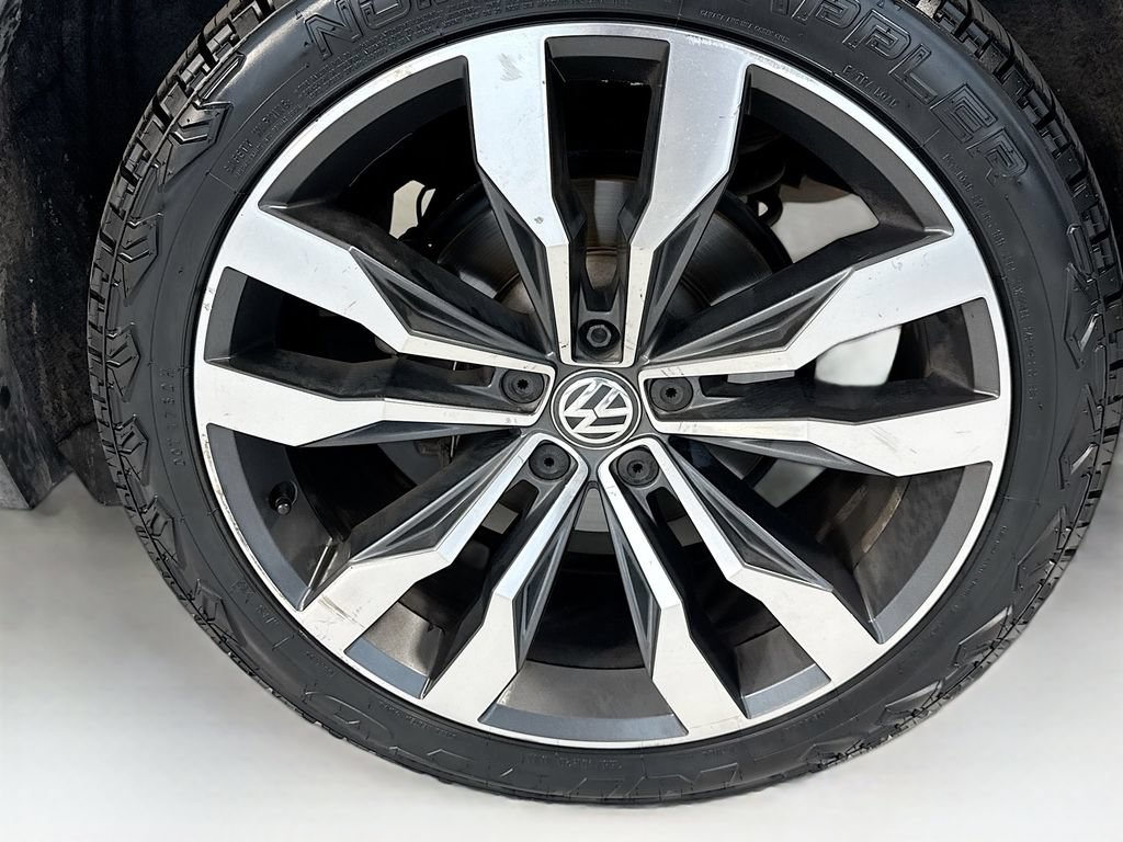 Used 2019 Volkswagen Tiguan SEL Premium R-Line w/ 3rd Row Seat Package AWD/4WD image 32