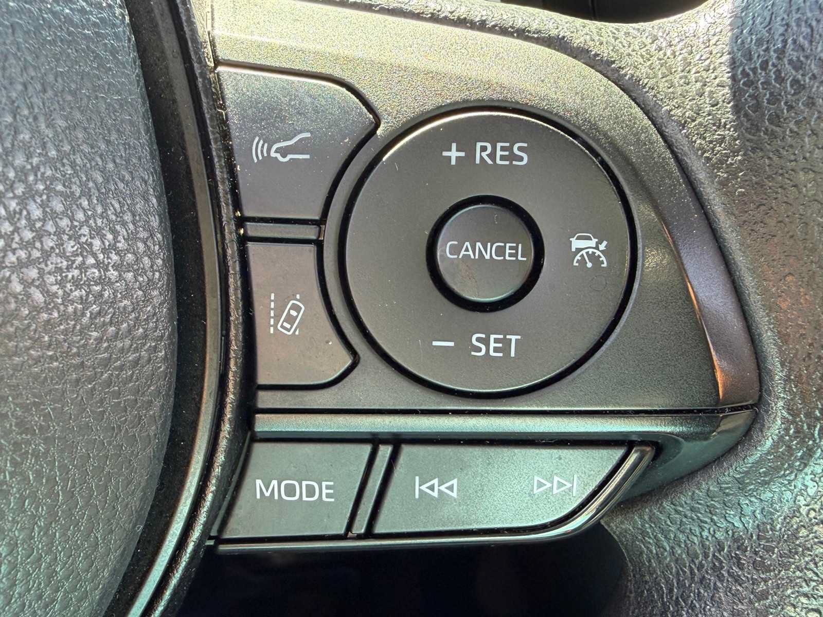 Used 2024 Toyota RAV4 XLE AWD/4WD image 18