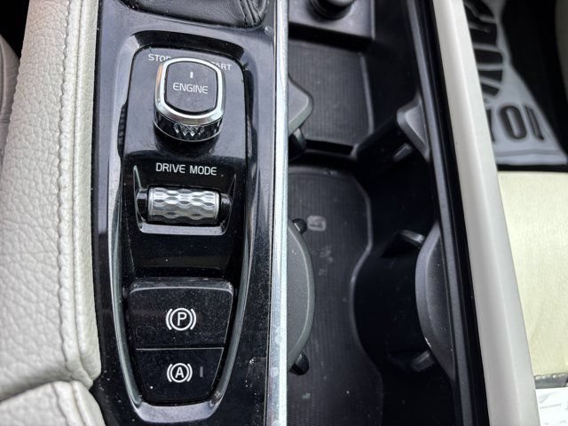 Used 2017 Volvo XC90 T6 Momentum w/ Vision Package AWD/4WD image 41