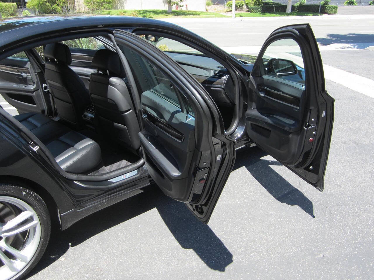 Used 2013 BMW 750i RWD image 21