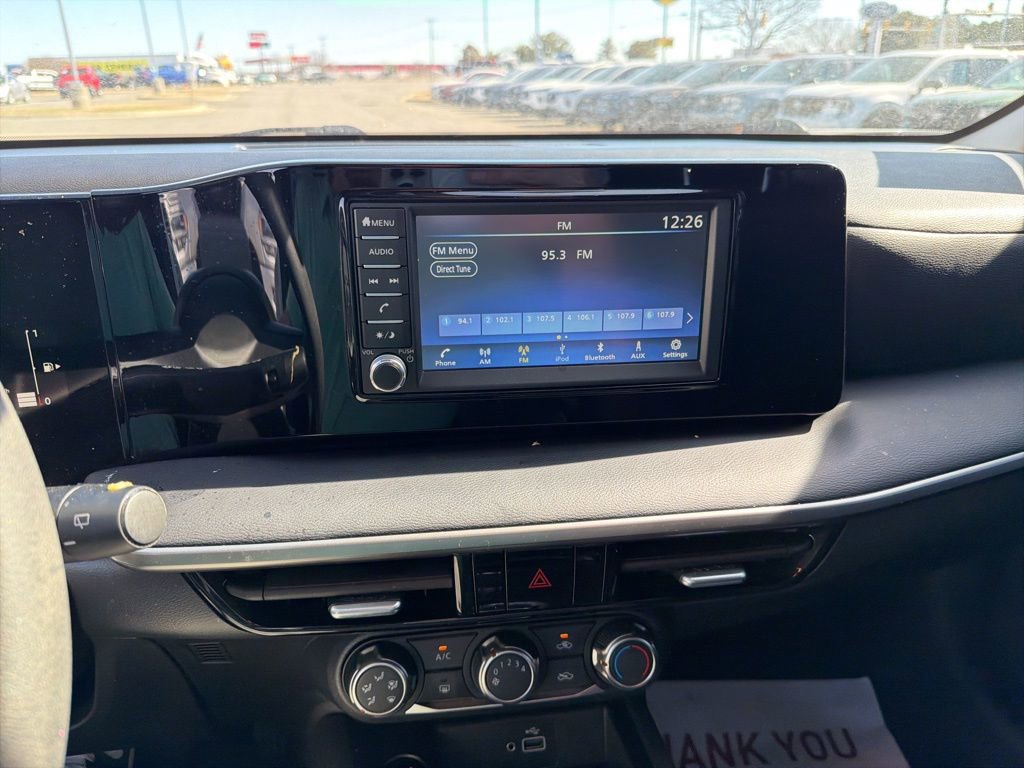 Used 2025 Nissan Kicks S image 9