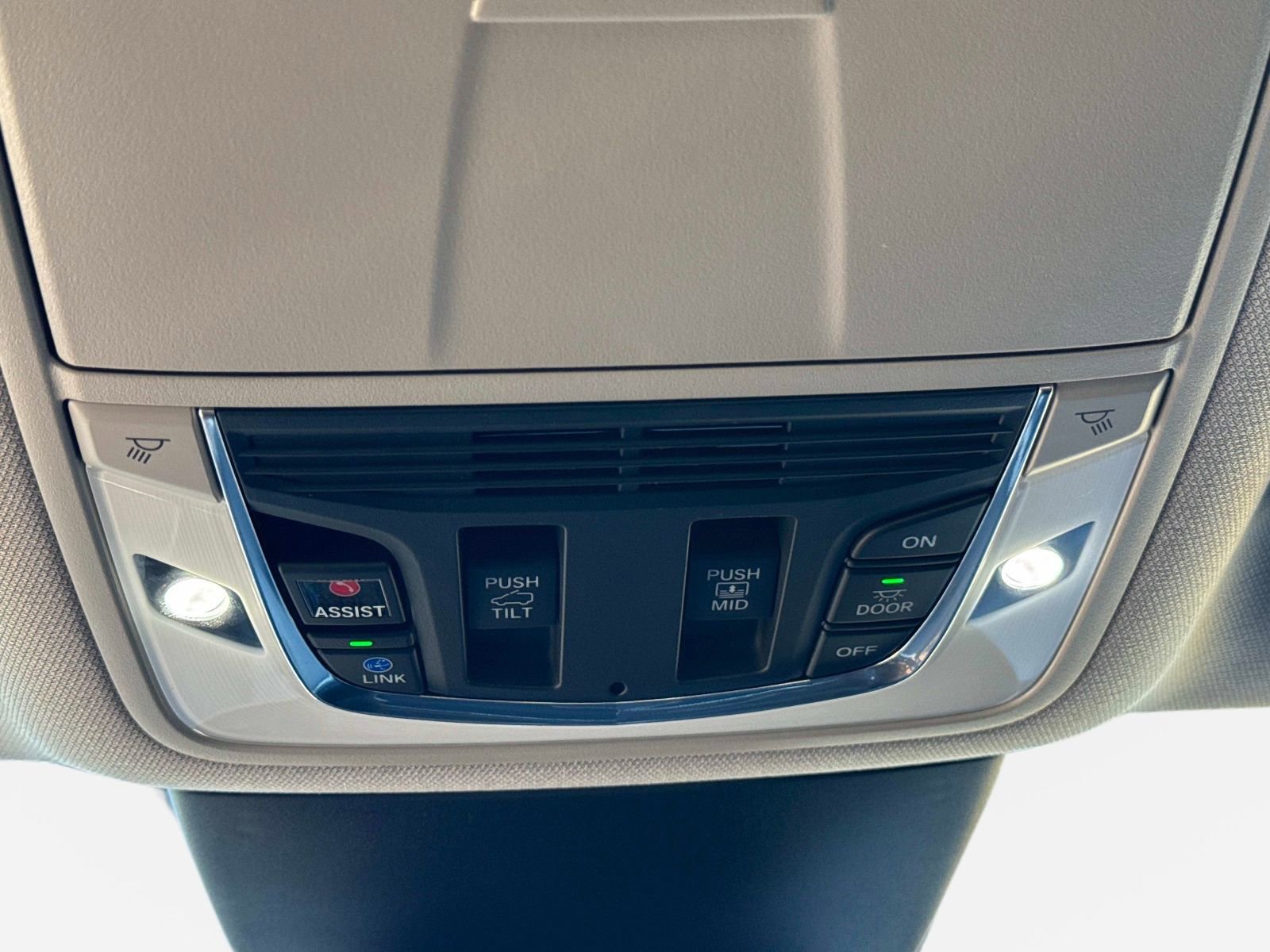 Used 2023 Acura MDX FWD w/ Technology Package image 19