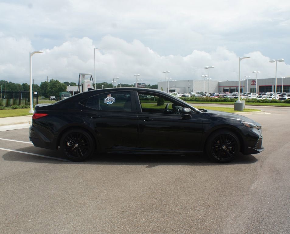 Used 2026 Toyota Camry SE FWD image 20