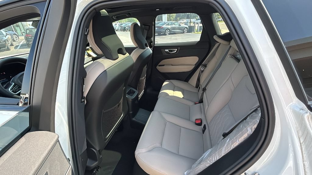 New 2026 Volvo XC60 T8 Plus w/ Protection Package Premier AWD/4WD image 9