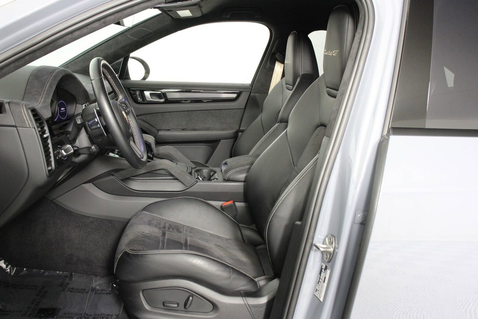 Certified 2023 Porsche Cayenne Turbo GT image 5