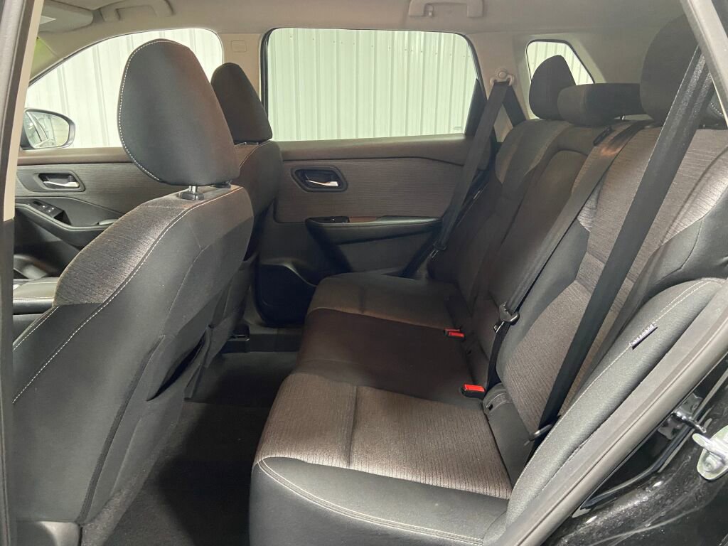 Used 2022 Nissan Rogue SV image 10