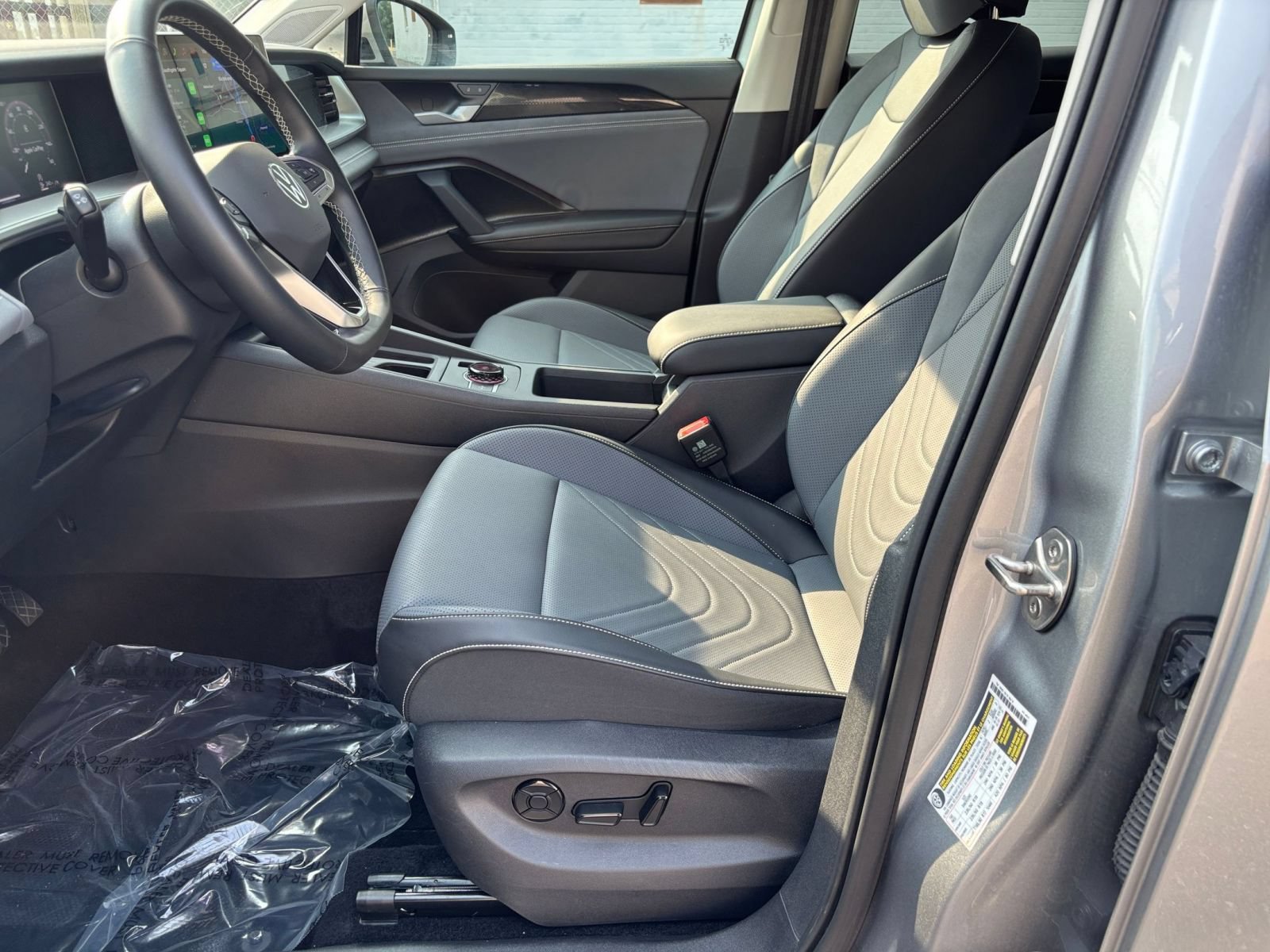 Used 2026 Volkswagen Tiguan SE AWD/4WD image 30