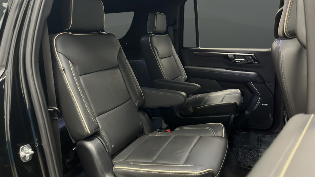Used 2025 Chevrolet Suburban Premier AWD/4WD image 22